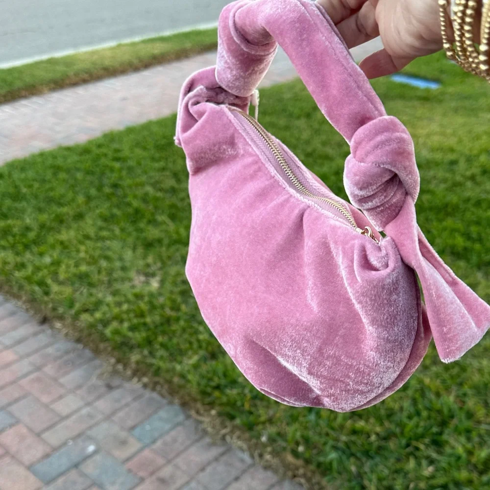 Shiraleah Pink Velvet Shoulder Bag - Picture 2 of 2